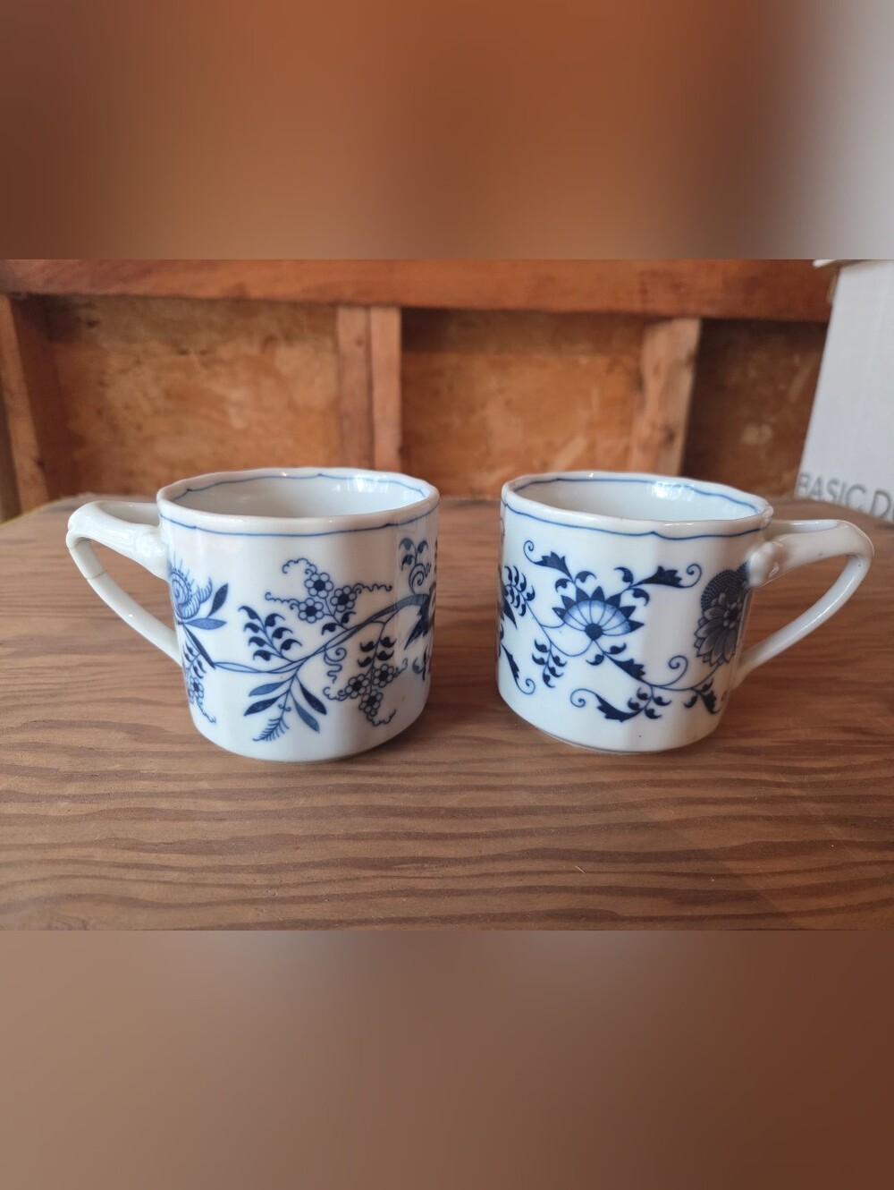 Vintage Blue Danube Mug Set